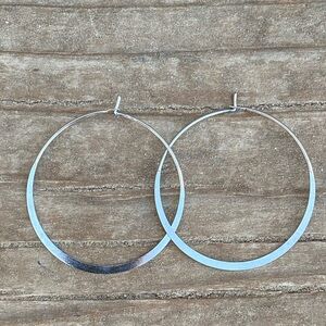 Bundle 3 for 50% off 1970s Lightweight 1.25" Silver Hoop Earrings